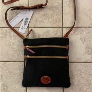 NWT DOONEY AND BOURKE NORTH/SOUTH TRIPLE ZIP PURSE